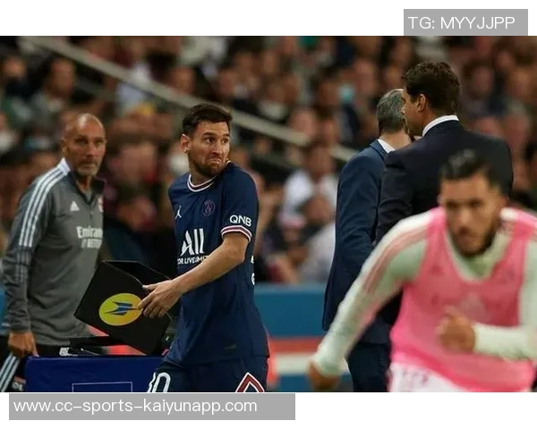 梅西与穆赫塔尔赛后互换球衣引发热议光膀子成新潮流