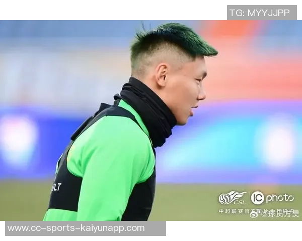 浙江队正式签约26岁前锋方昊北京国安球员将身披18号战袍出战